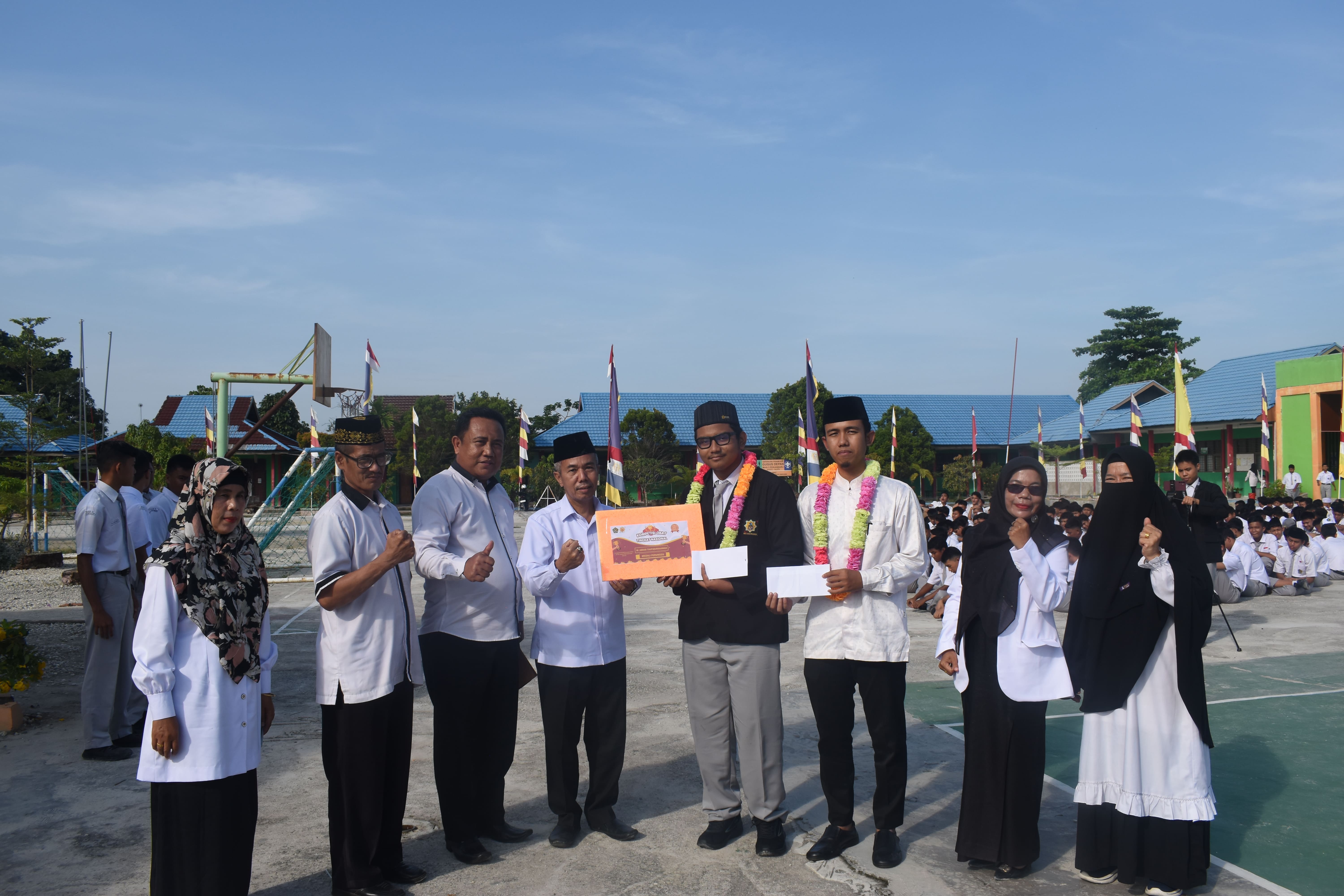 Sambut Kedatangan Juara , MAN 3 Pekanbaru Sampaikan Rasa Bangga dan Apresiasi