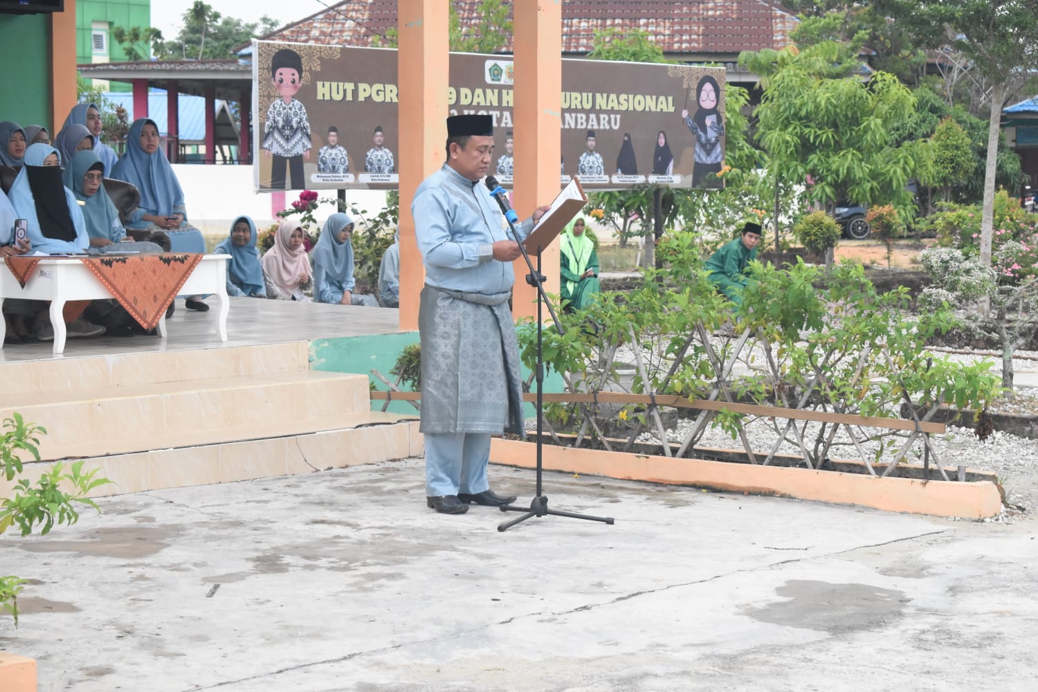 Peringati Hari Amal Bhakti Ke-79, MAN 3 Pekanbaru Adakan upacara Bendera