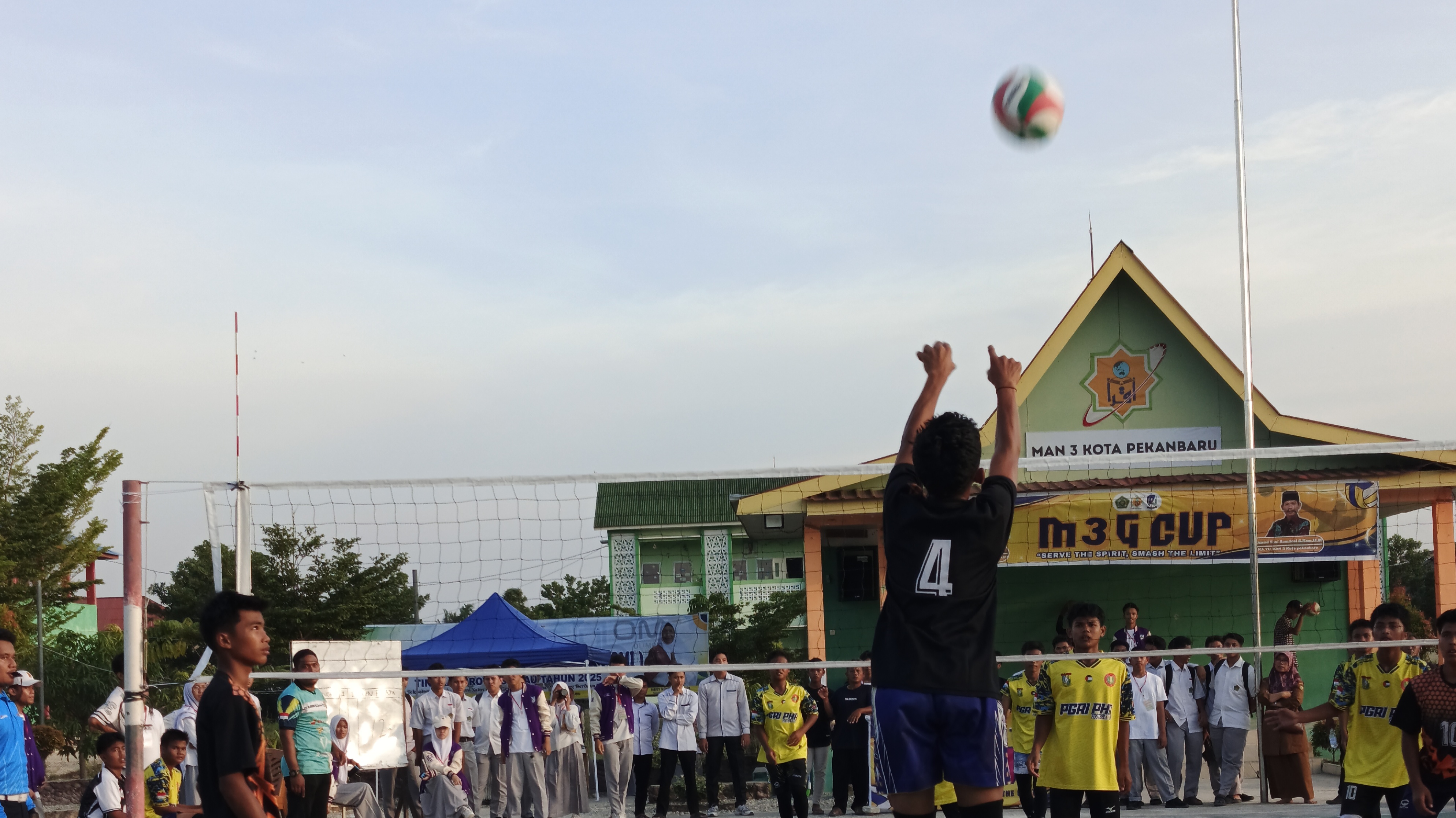 SMPN 1 Kuok Juara M3G Cup 2025 Usai Laga Sengit Lima Set