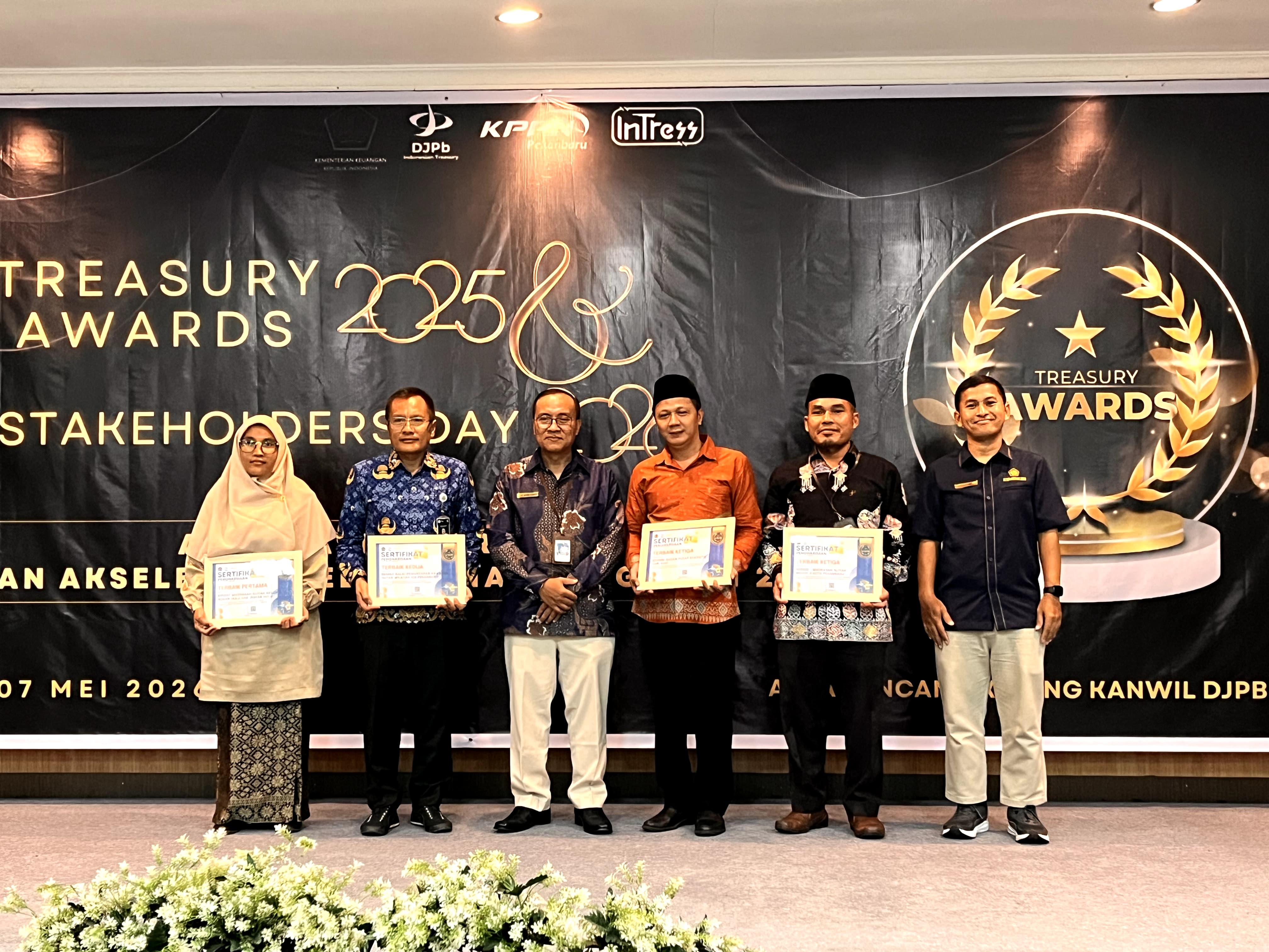MAN 3 Kota Pekanbaru Raih Terbaik Ketiga pada Treasury Awards 2025 dan Stakeholders Day Tahun 2026