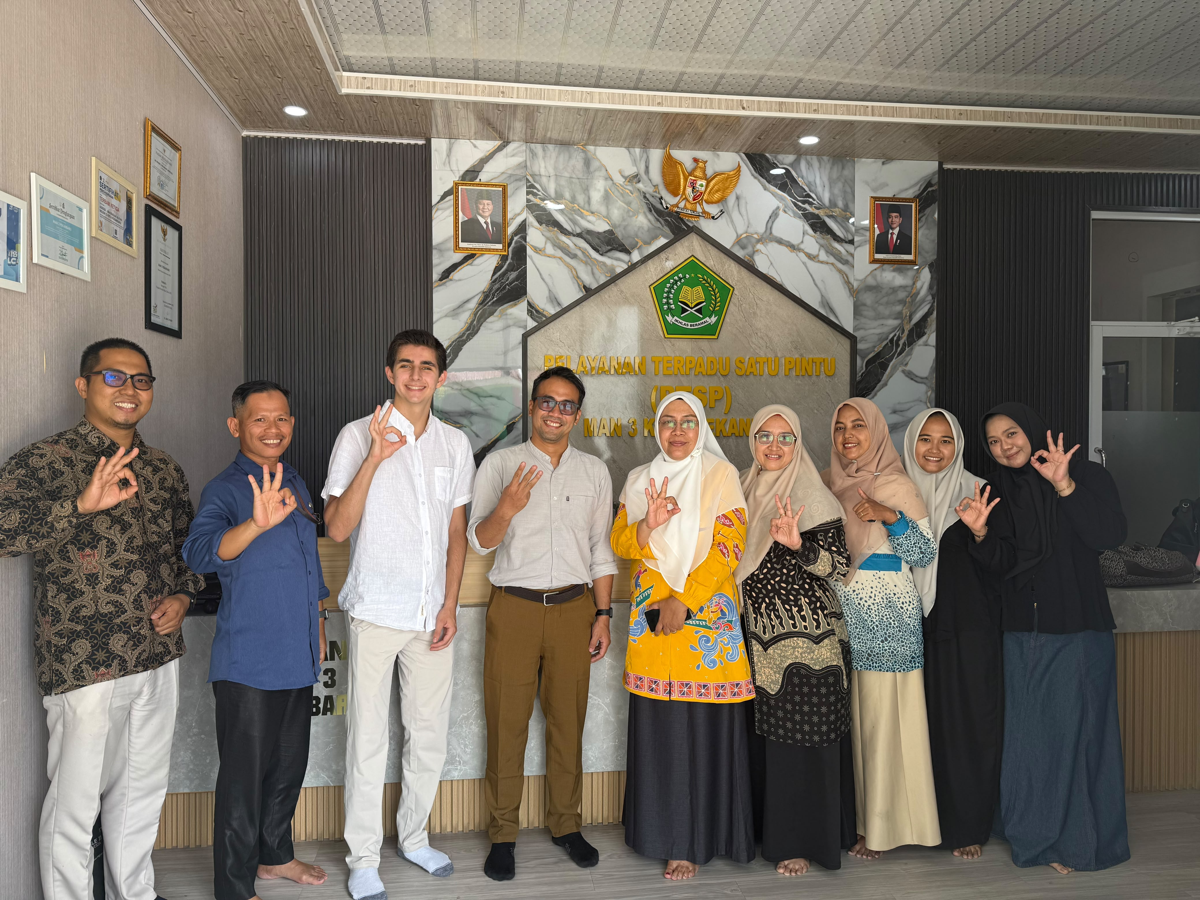 Bangun Kolaborasi Pendidikan Global, MAN 3 Kota Pekanbaru Terima Kunjungan AMINEF