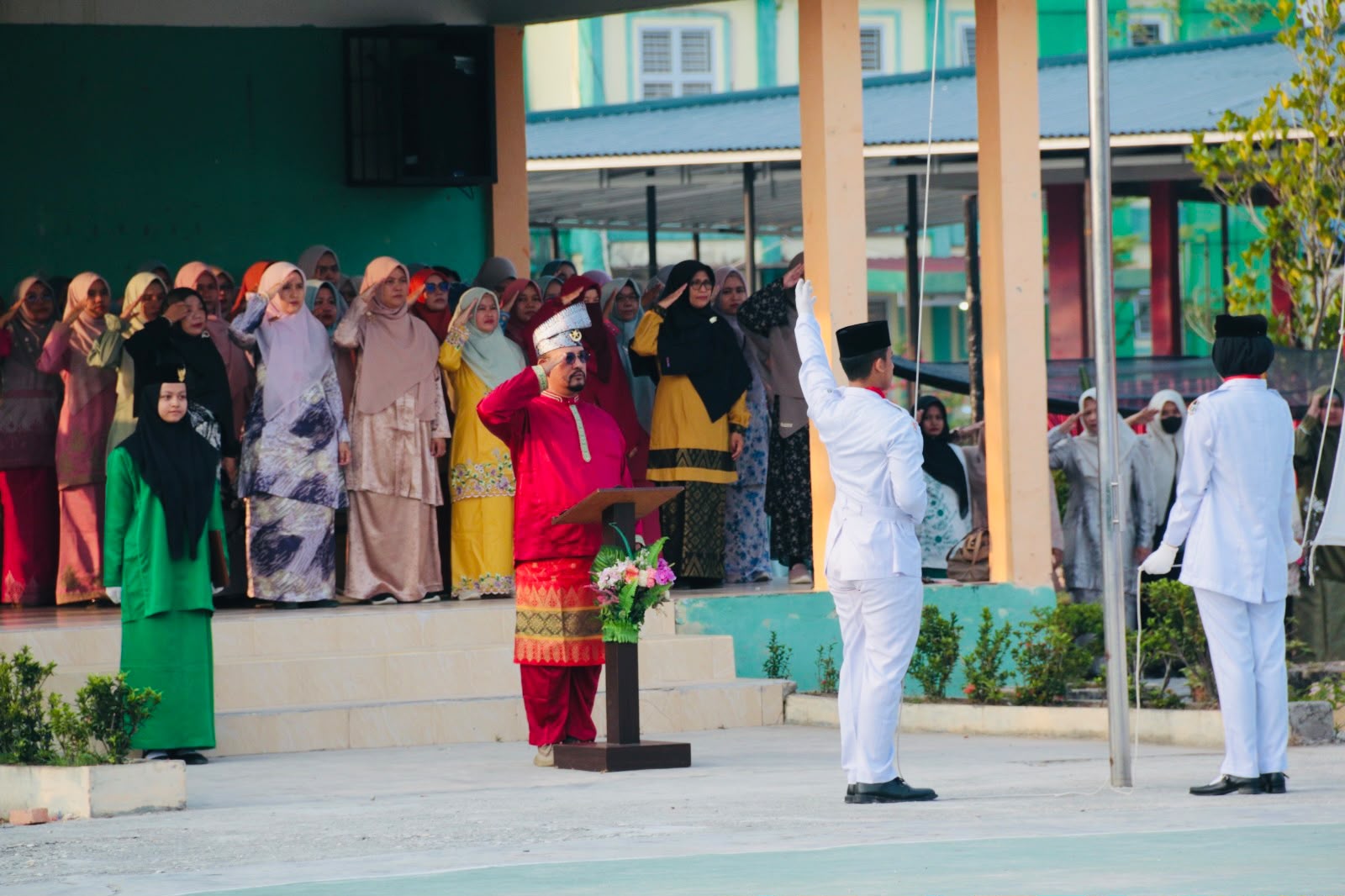 Upacara Bendera Jadi Momentum Penguatan Karakter Disiplin Murid MAN 3 Kota Pekanbaru