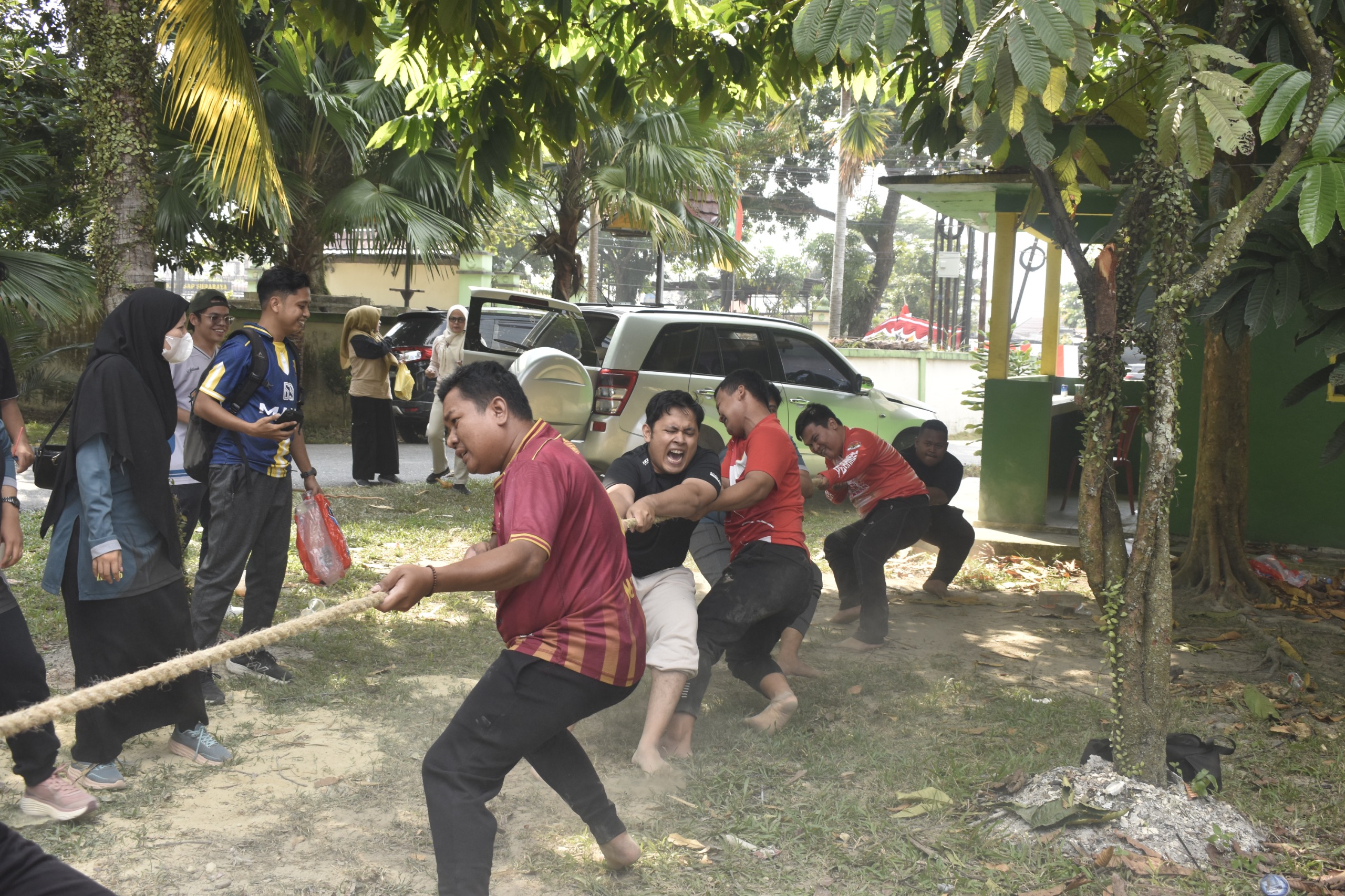Semangat Merdeka di Arena Permainan Rakyat Kemenag, MAN 3 Pekanbaru Perkuat Kekompakan
