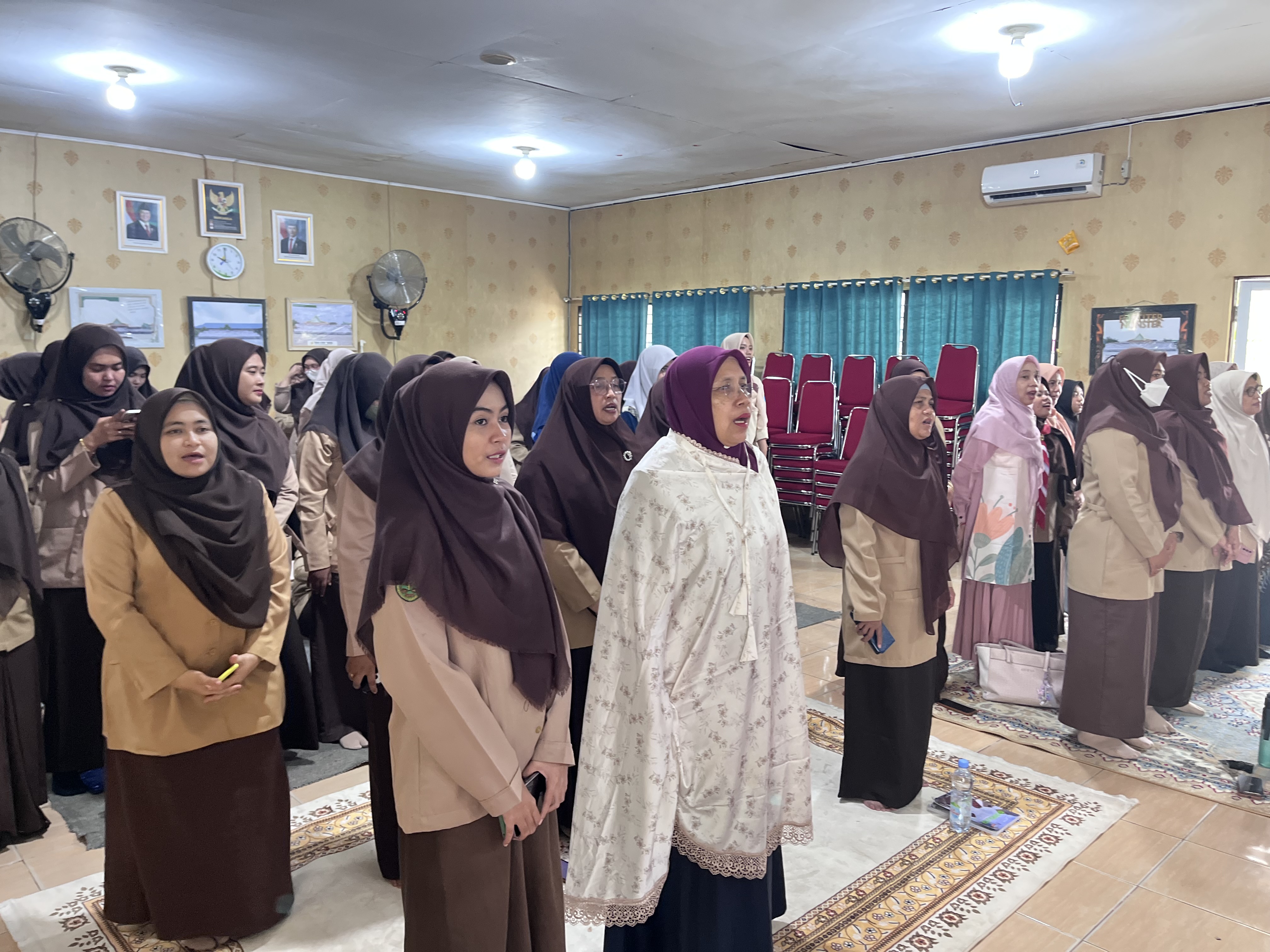 GTK MAN 3 Pekanbaru Ikuti Gema Sholawat Kebangsaan Peringatan Maulid Nabi 1448 H
