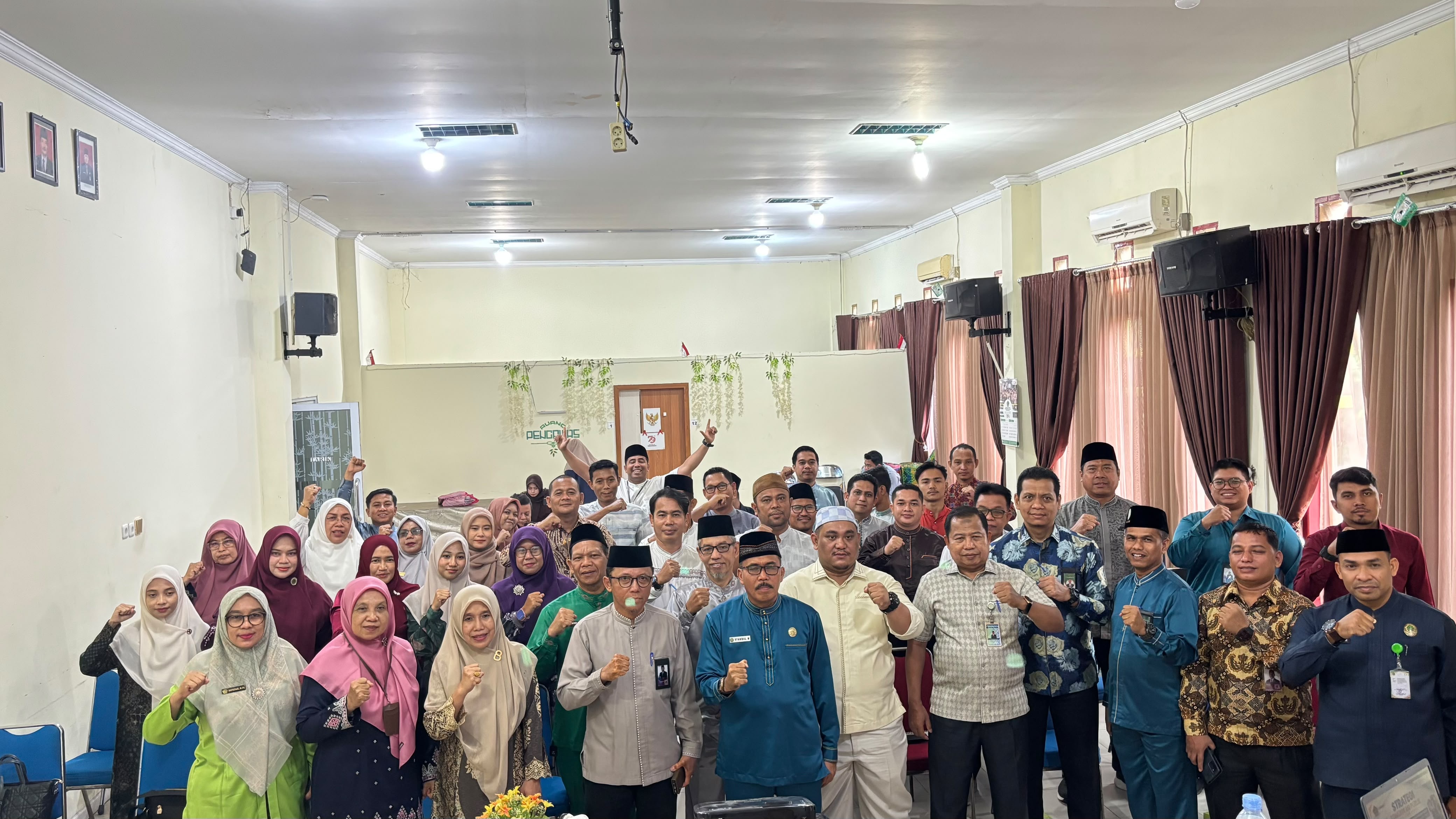 Membangun Publikasi Berdampak, MAN 3 Kota Pekanbaru Hadiri Pembinaan Kehumasan Kemenag