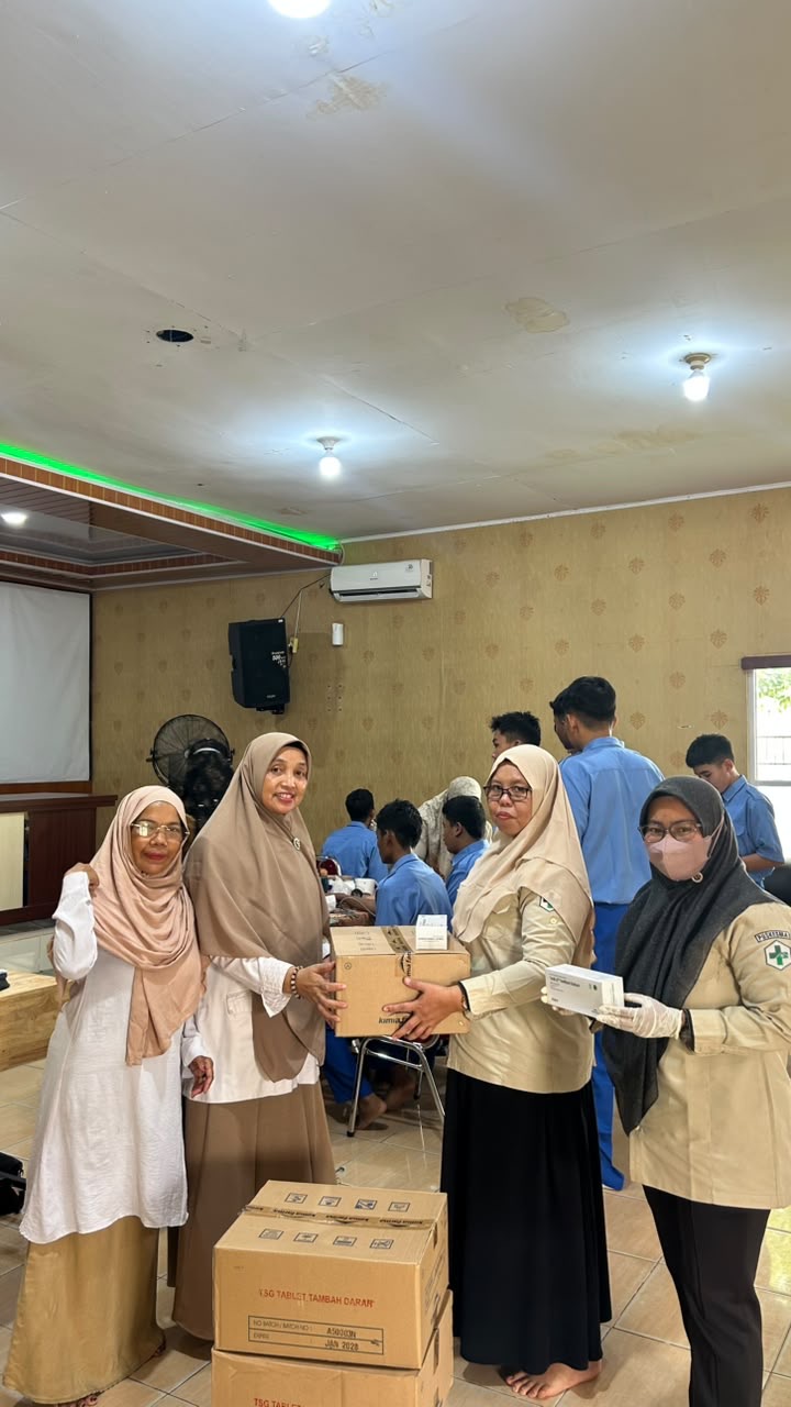Cegah Anemia, MAN 3 Pekanbaru Terima 8.672 Tablet Tambah Darah